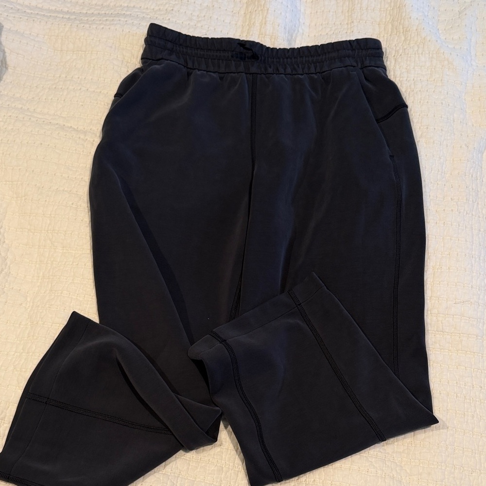 lululemon athletica soft stream Gray Active Cropped Pants